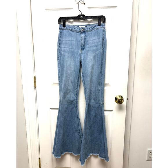 Forever 21 Light Wash Flare Jeans, High Rise, Split Rough Hem, Women's Size 27 - Picture 1 of 5